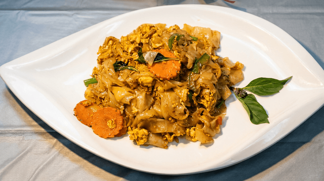 Drunken Noodles (Lunch).