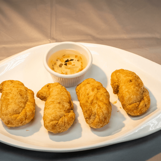 Golden Curry Puff (4 Pieces)